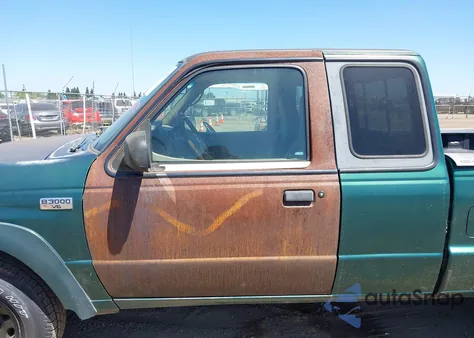 2001 Mazda B3000 Ds/Se z USA, uszkodzony, nr VIN 4F4YR16U91TM16550